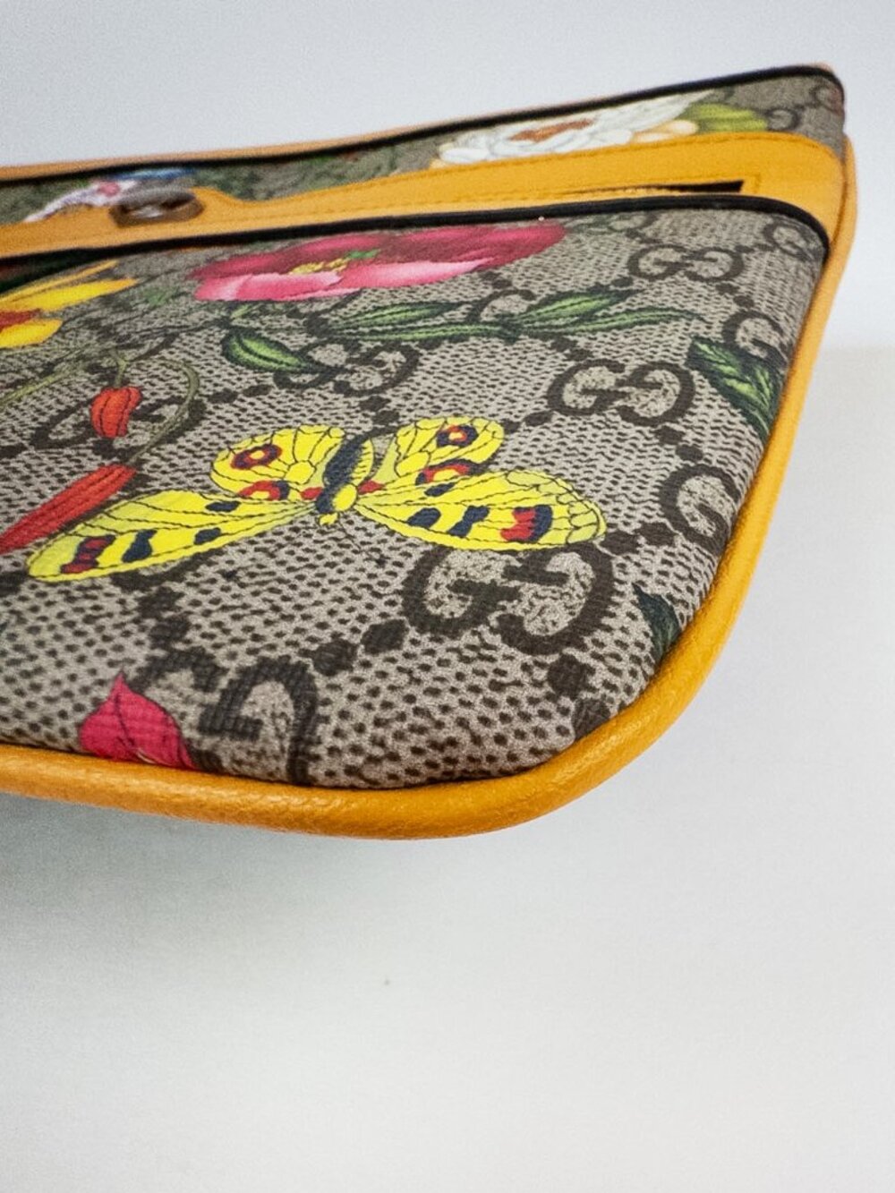 Gucci Ophidia GG Supreme Flora Yellow Medium Pouch Clutch Like New Hologram Box - Picture 3 of 13
